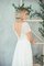 Abito da Sposa Profondo V-scollo in Pizzo Naturale con Fusciacca con Piega