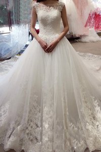 Abito da Sposa in Tulle con Applique Naturale Coda A Strascico Corto Allacciato