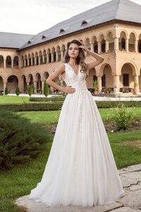 Abito da Sposa Coda A Strascico Corto V-Scollo in Tulle con Applique Impero