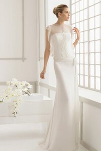 Abito da Sposa a Riva con Increspature A Terra a Sala Shiena Sheer