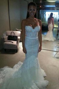 Abito da Sposa Senza Maniche in Pizzo Lusso Cuore con Applique