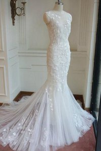 Abito da Sposa in Tulle Coda A Strascico Corto in Pizzo Semplice a Riva