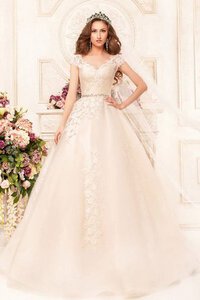 Abito da Sposa con Applique in Pizzo Coda A Strascico Corto V-Scollo Radiosa