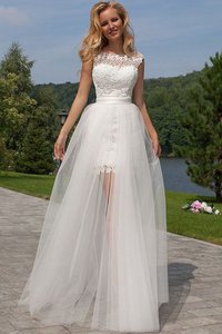 Abito da Sposa A Terra in Pizzo Naturale Tondo in Tulle