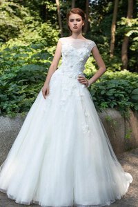 Abito da Sposa Lunghi Barchetta con Fiore Cappellino Ball Gown