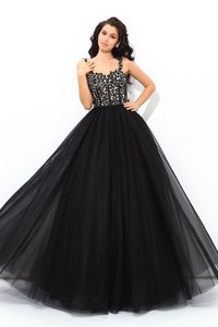 Abito Quinceanera Conotta con Applique Lunghi Ball Gown Naturale