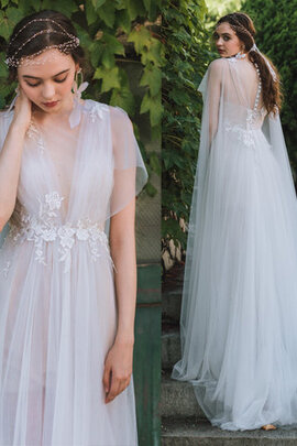 Abito da sposa in tulle senza maniche giunonico semplice all aperto seducente