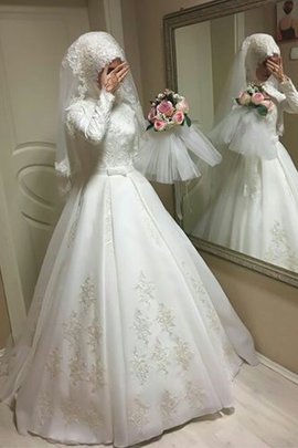 Abito da sposa grazioso medievale pudica lunghi con fiocco a chiesa