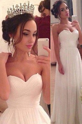 Abito da sposa favola a sala scollegato con festone formale e informale senza maniche