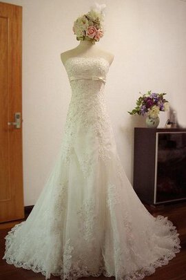 Abito da Sposa A Terra in Pizzo Lungo Conotta con Applique