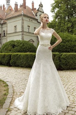 Abito da Sposa Seghettato Scollo in Pizzo con Fiore Cappellino Stravagante