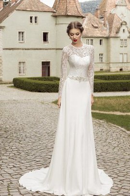 Abito da Sposa in Pizzo Tubino Conservatore con Perline decorato