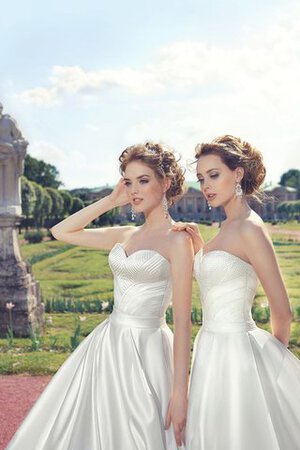 Abito da Sposa Cuore con Perline Senza Maniche Semplice in Raso