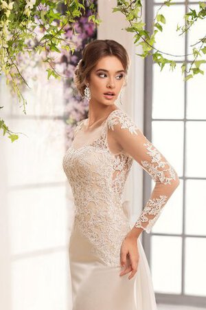 Abito da Sposa con Fusciacca in Pizzo con Applique in Pizzo con Fiocco