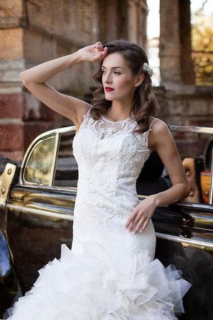 Abito da Sposa con Increspature con Applique Naturale Tondo in Tulle