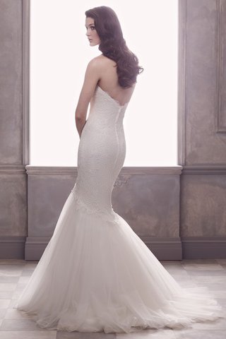 Abito da Sposa in Pizzo All Aperto Pudica Semplice Sirena