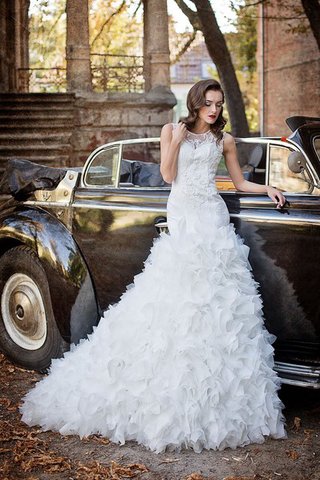 Abito da Sposa con Increspature con Applique Naturale Tondo in Tulle