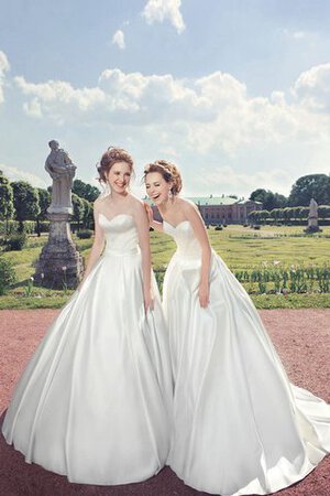 Abito da Sposa Cuore con Perline Senza Maniche Semplice in Raso