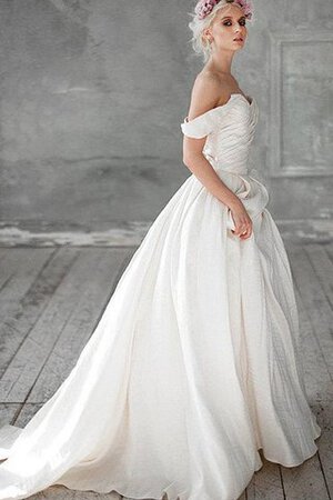 Abito da Sposa Sogno con Perline Coda A Strascico Cappella con Fiocco Oversize