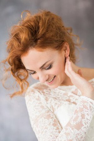 Abito da Sposa Originale con Maniche Lunghe in Organza Naturale Coda A Strascico Cappella