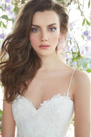 Abito da Sposa Senza Maniche Naturale Conotta con Ricamo All Aperto