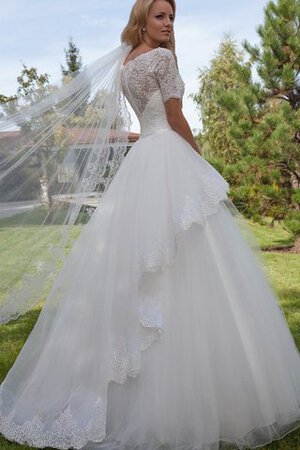 Abito da Sposa Radiosa in Pizzo con Manica Corte con Applique a Chiesa