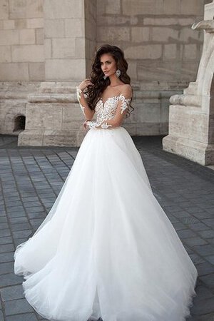 Abito da Sposa Coda A Strascico Cappella in Pizzo Cuore con Applique Stravagante