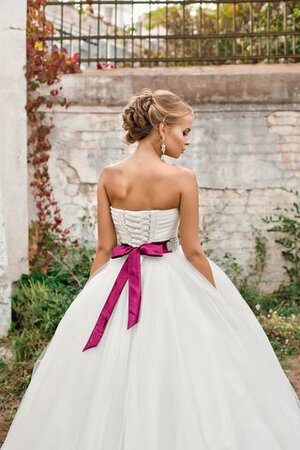 Abito da Sposa Lunghi A Terra con Criss-cross Coda A Strascico Cappella Senza Maniche