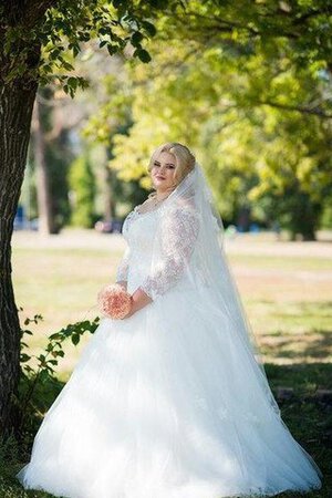 Abito da Sposa Favola Radiosa in Pizzo A Terra in Tulle