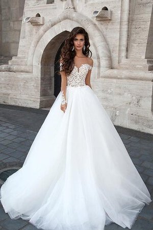 Abito da Sposa Coda A Strascico Cappella in Pizzo Cuore con Applique Stravagante