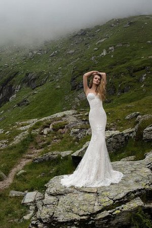 Abito da Sposa Tubino Sogno A Terra Cerniera in Pizzo