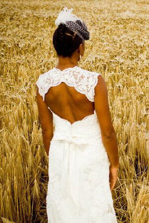 Abito da Sposa Queen Anne in Pizzo Buco Della Serratura Schiena A Terra Naturale