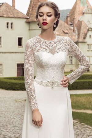 Abito da Sposa in Pizzo Tubino Conservatore con Perline decorato