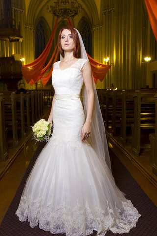 Abito da Sposa in Pizzo con Nastro Cappellino con Manica Corte con Increspature