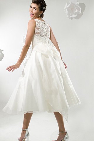 Abito da Sposa a Riva Originale Tondo Semplice Senza Maniche