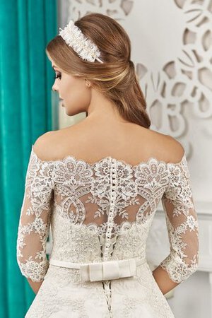 Abito da Sposa in Pizzo A-Line con Applique Fuori dalla spalla A Terra