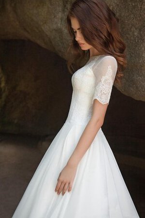 Abito da Sposa Coda A Strascico Corto Romantico Tondo Stravagante in Chiffon