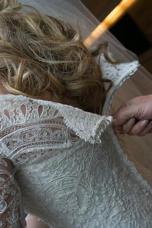 Abito da Sposa in Pizzo Originale con Piega in Pizzo A Terra