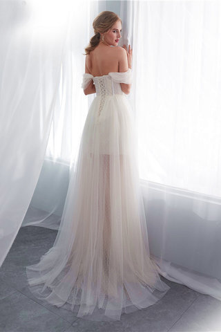 Abito da sposa all aperto in tulle naturale adorabile favola moderno