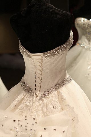 Abito da sposa con ricamo travolgente con applique stravagante lunghi cuore