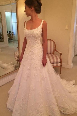 Abito da sposa in pizzo sogno con piega conotta piuttosto pudica