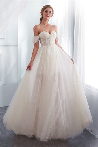 Abito da sposa all aperto in tulle naturale adorabile favola moderno