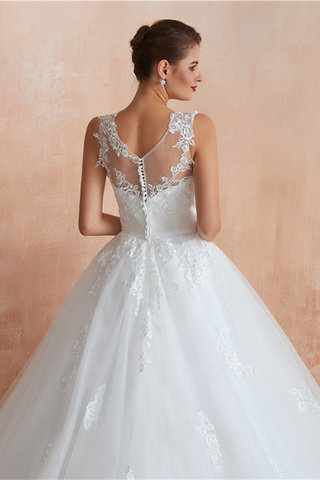 Abito da sposa in raso in tulle con bottone in pizzo in pizzo bellissimo