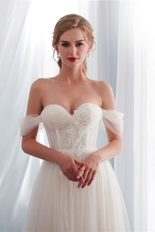 Abito da sposa all aperto in tulle naturale adorabile favola moderno