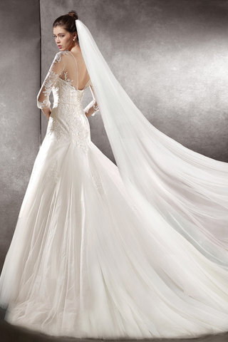 Abito da sposa moderno pomposo incantevole pudica in raso in pizzo
