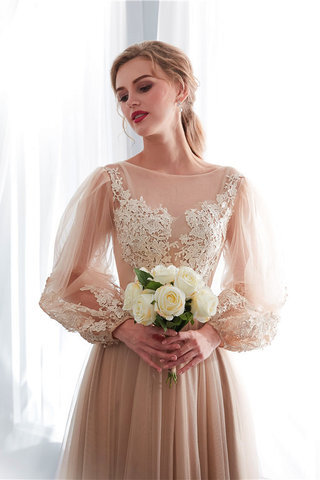 Abito da sposa in pizzo a chiesa con maniche lunghe naturale a terra distintivo