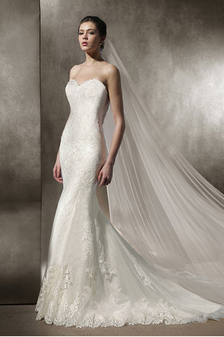 Abito da sposa lungo senza maniche a terra delicato in pizzo cuore