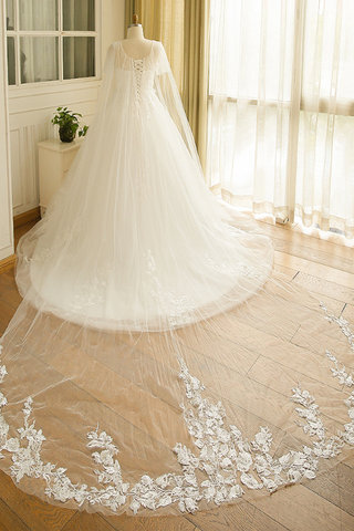 Abito da sposa a sala alternativo vintage in tulle in pizzo splendido