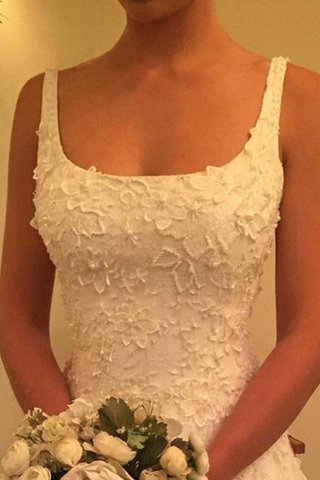 Abito da sposa in pizzo sogno con piega conotta piuttosto pudica